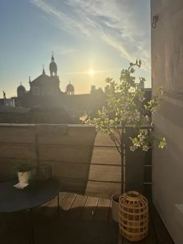 Mooi Licht Appartement In Bruisend Antwerpen! Belgium
