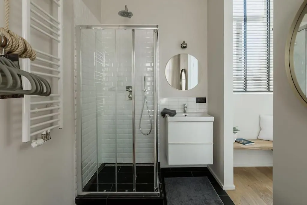 Mooi Licht Appartement In Bruisend Antwerpen! 0*, Antwerp